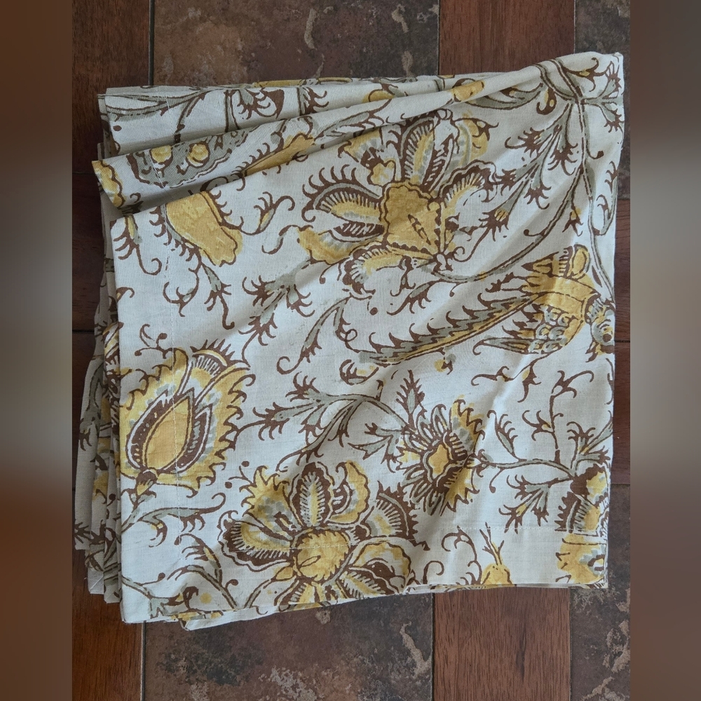 Pottery Barn Sunburst Patterned Fabric in Yellow and Brown- Set Of 4